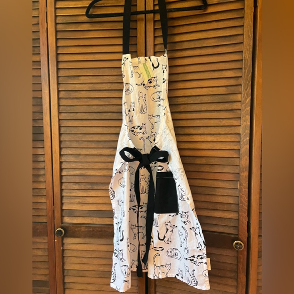 Cats The Spring Shop Apron - NWT
